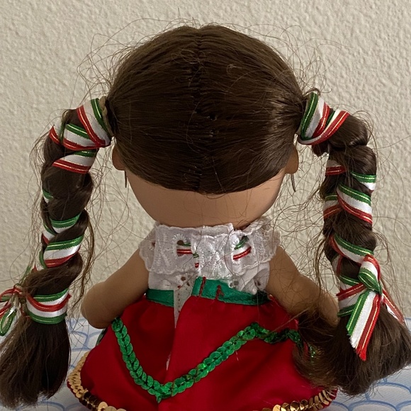 Doll - Picture 3 of 6